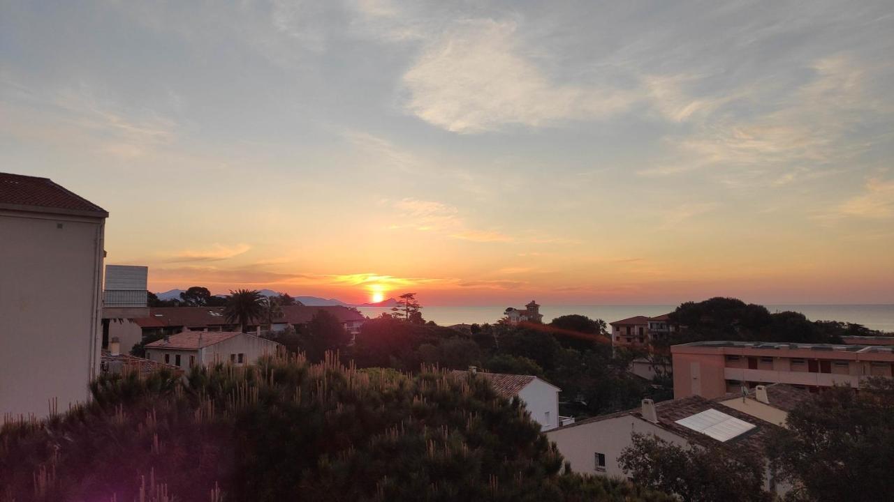 Appartement Lumineux Vue Mer Frejus Luaran gambar